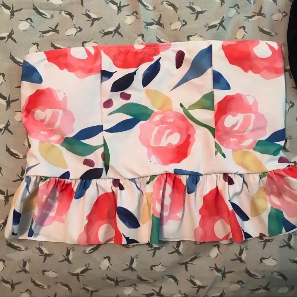 Strapless bathing suit